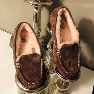 Brown slippers size 8